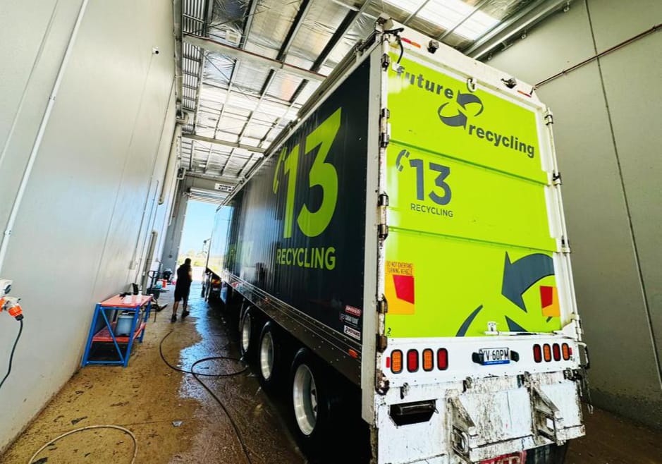 Professional truck wash service for big rigs