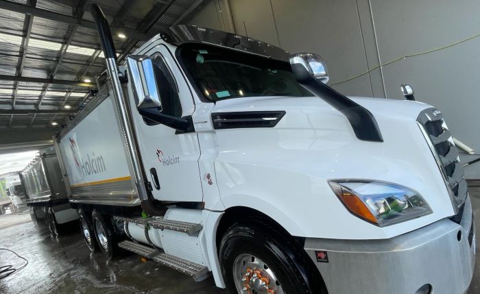 truck cleaning services